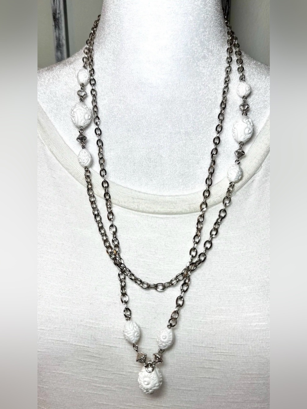 Signed Sarah Coventry Vintage Silver Tone Oval Link Necklace White Beads #1563